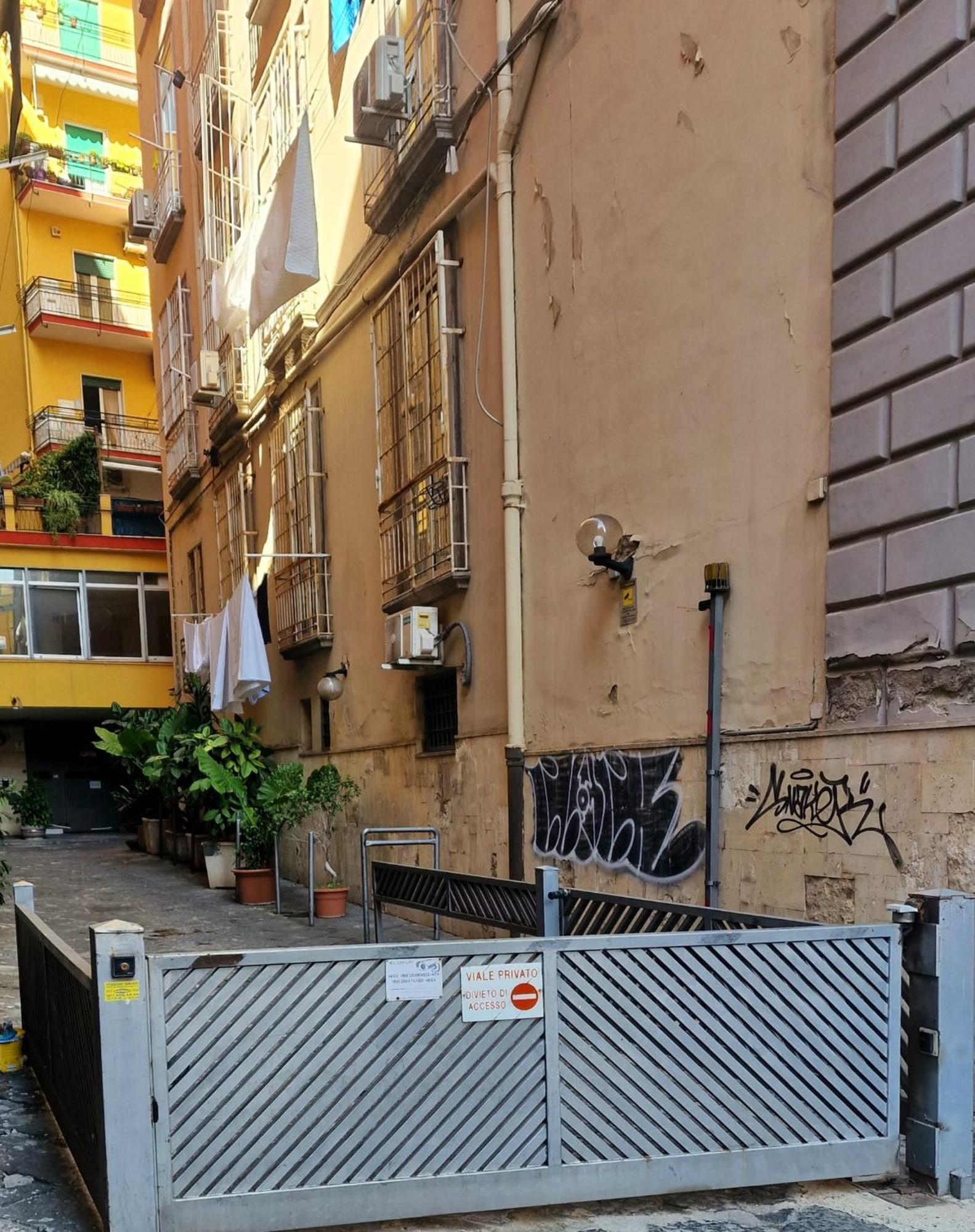 Faccia Gialla Napoli Casa Vacanze Exterior foto