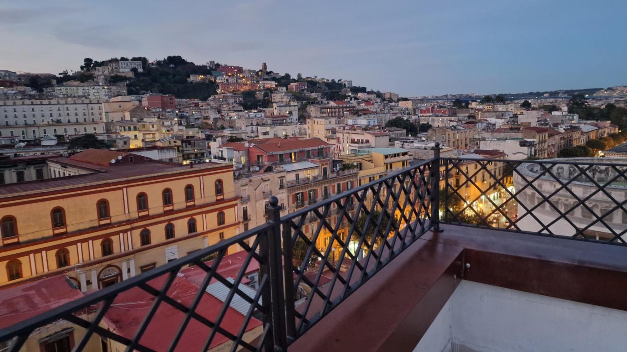 Faccia Gialla Napoli Casa Vacanze Exterior foto